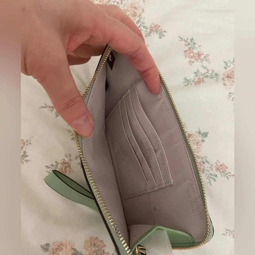 KATE SPADE LIGHT GREEN WALLET